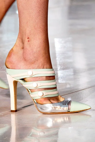 Look 30